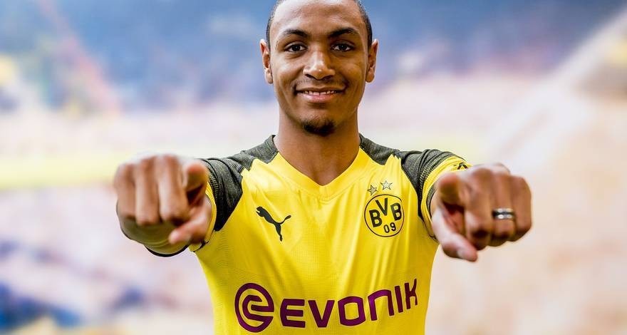  法兰克福主帅战术调整成功逆袭战胜拜仁慕尼黑  